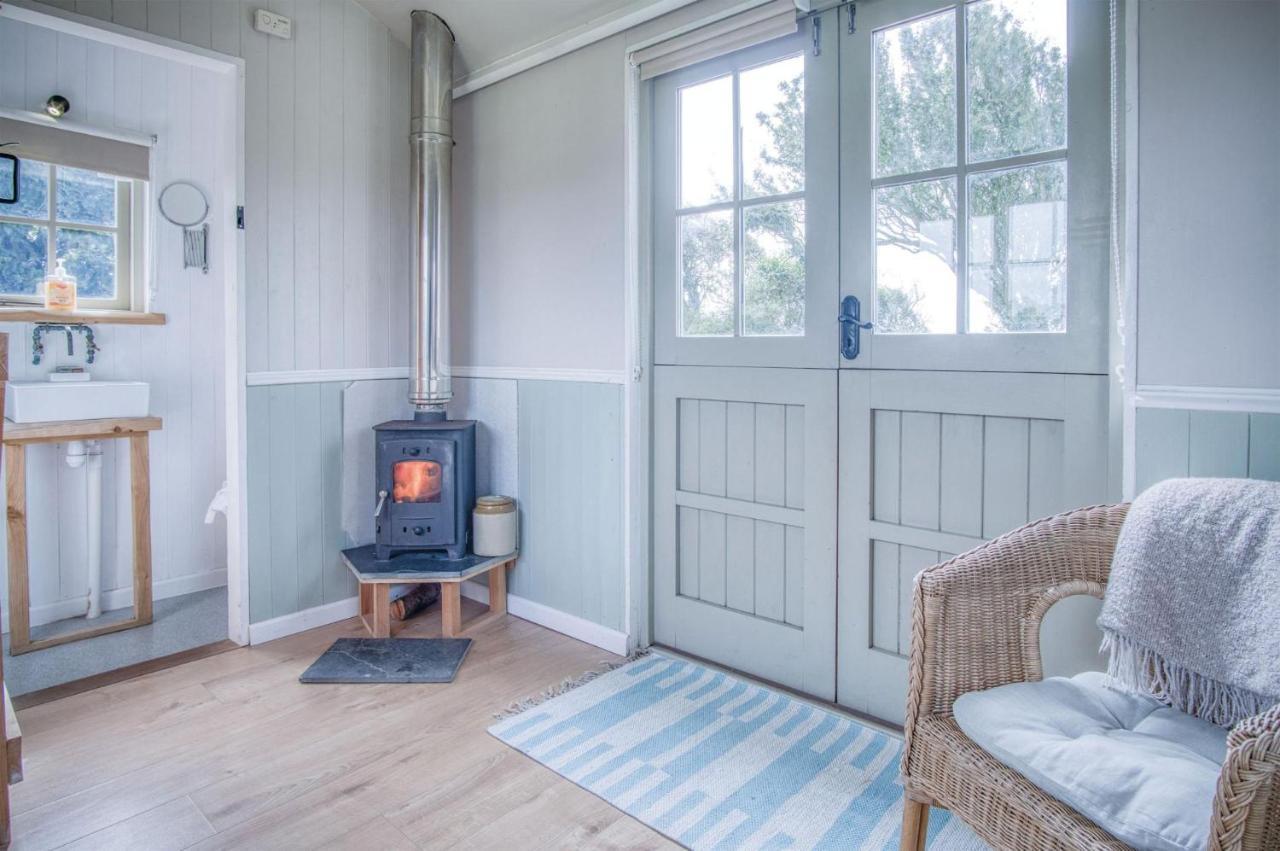 Haven View - 1 Bedroom Shepherds Hut - St Ishmaels Saint Ishmaels  Exterior foto