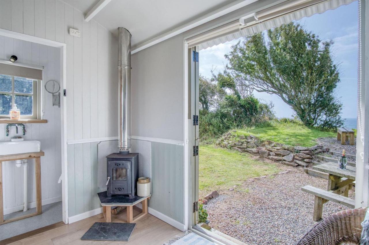 Haven View - 1 Bedroom Shepherds Hut - St Ishmaels Saint Ishmaels  Exterior foto
