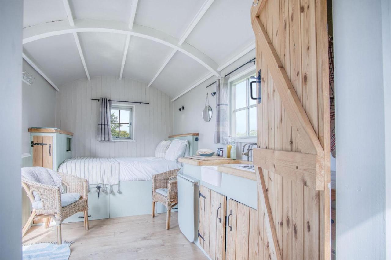 Haven View - 1 Bedroom Shepherds Hut - St Ishmaels Saint Ishmaels  Exterior foto